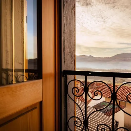 Semesterbostad Charming Irena Gem Of Vipava Valley - Happy *